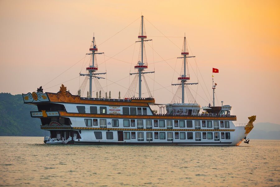 bai tu long bay cruise, halong bay cruise, how to choose ha long bay cruise, bai tu long bay 5 star cruise, bai tu long bay cruise 2 days 1 night, bai tu long bay cruise 3 days 2 nights halong bay cruise 2 days 1 night, halong bay cruise 3 days 2 nights