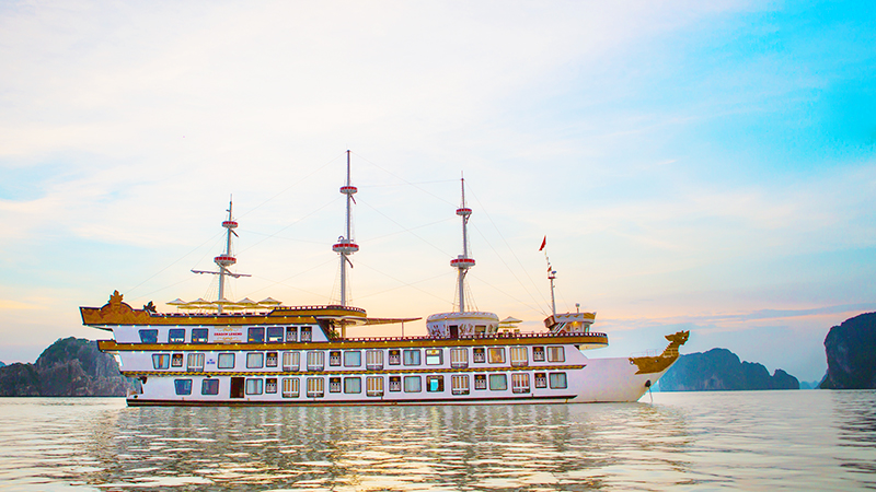 Halong Bay cruise, Halong Bay boat, Halong Bay excursion, Halong junk