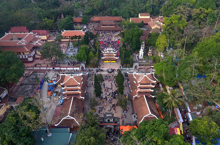 festivals in Vietnam perfume pagoda