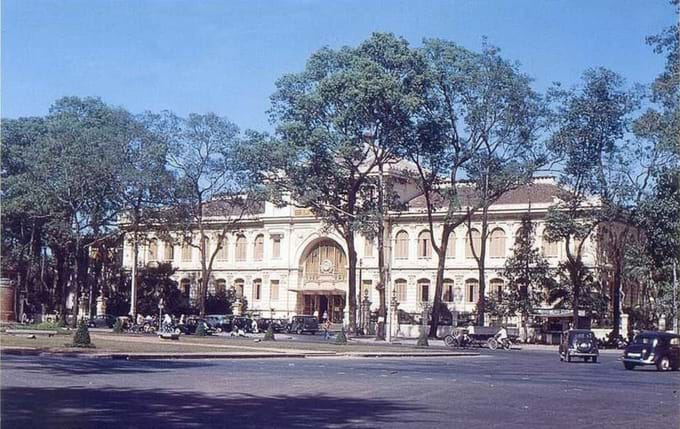 french architect saigon central post office