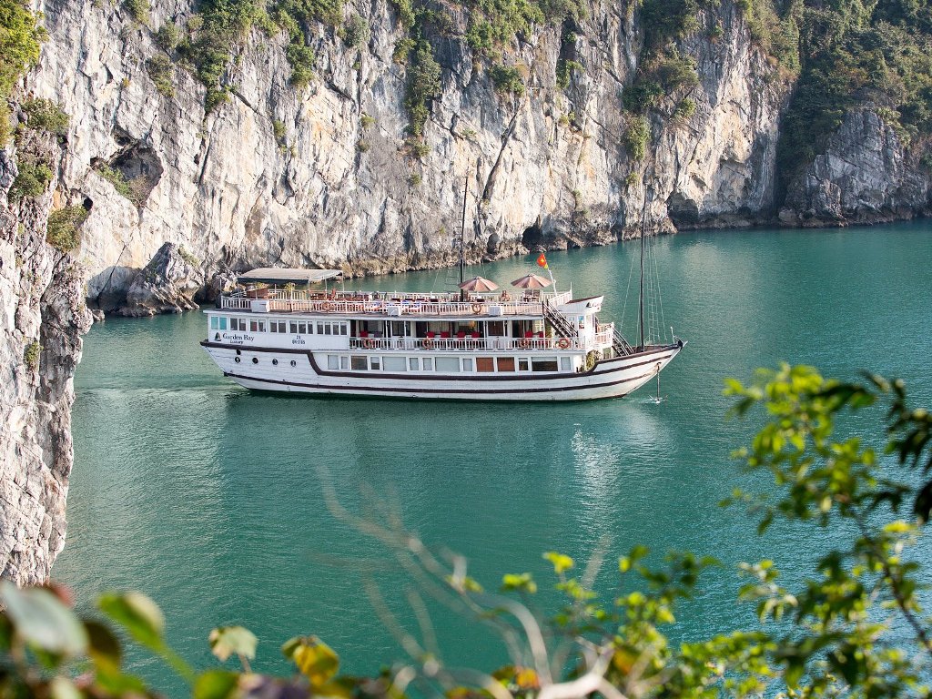 bai tu long bay cruise, halong bay cruise, how to choose ha long bay cruise, bai tu long bay 3 star cruise, bai tu long bay cruise 2 days 1 night, bai tu long bay cruise 3 days 2 nights halong bay cruise 2 days 1 night, halong bay cruise 3 days 2 nights