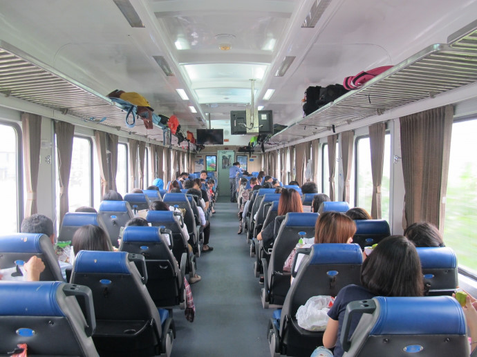 go to hoi an train hanoi da nang