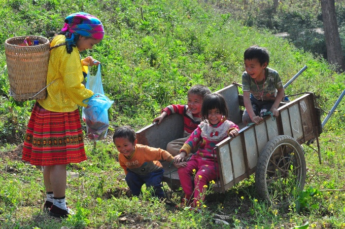 ha giang thien huong village meeting