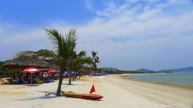 ha long bay tuan chau beach