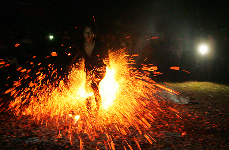ha-giang-ethnic-minority-group-pa-then-fire-festival
