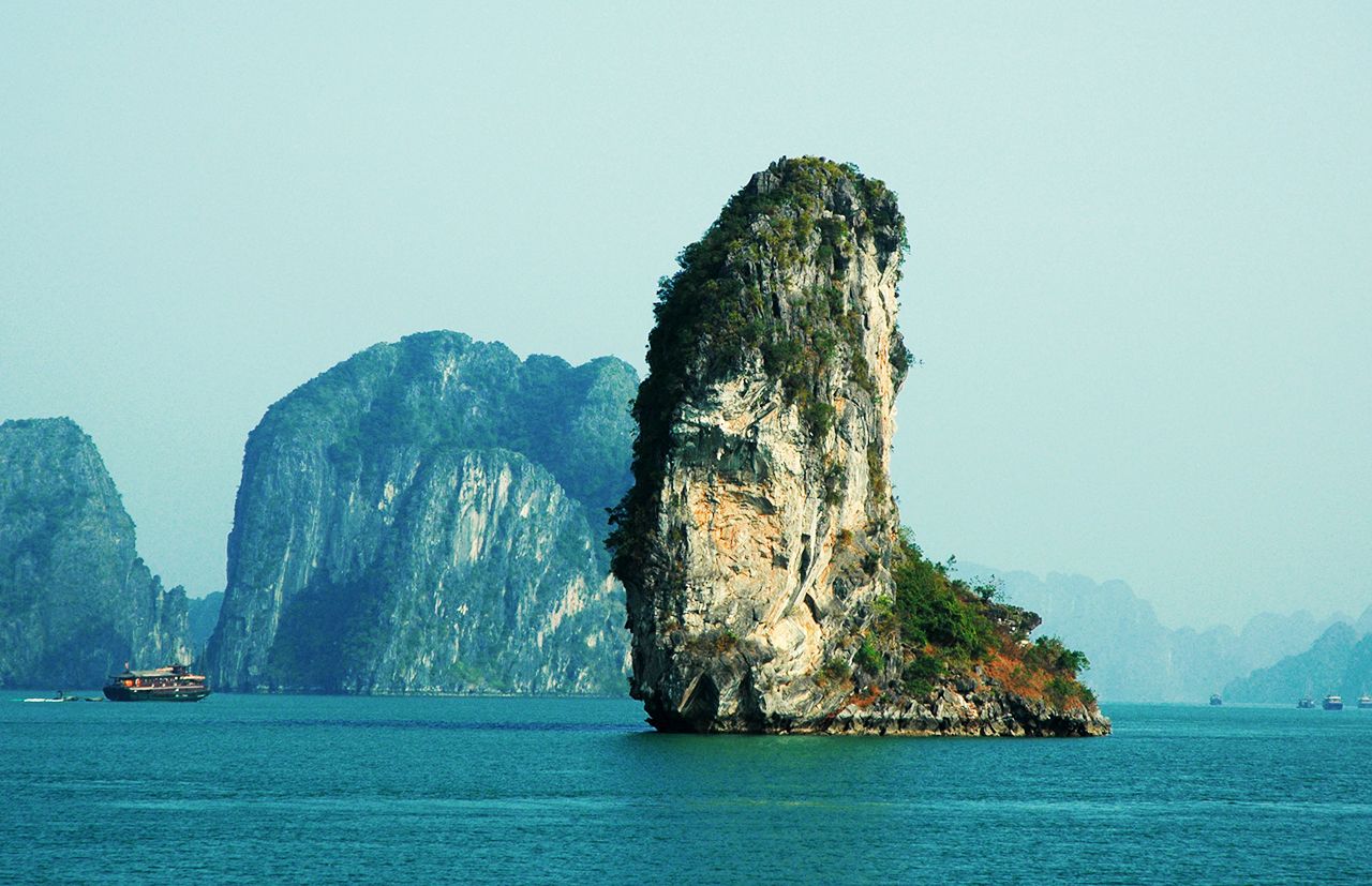 cruise 2 days 1 night halong bay boat trip halong bay thumb islet