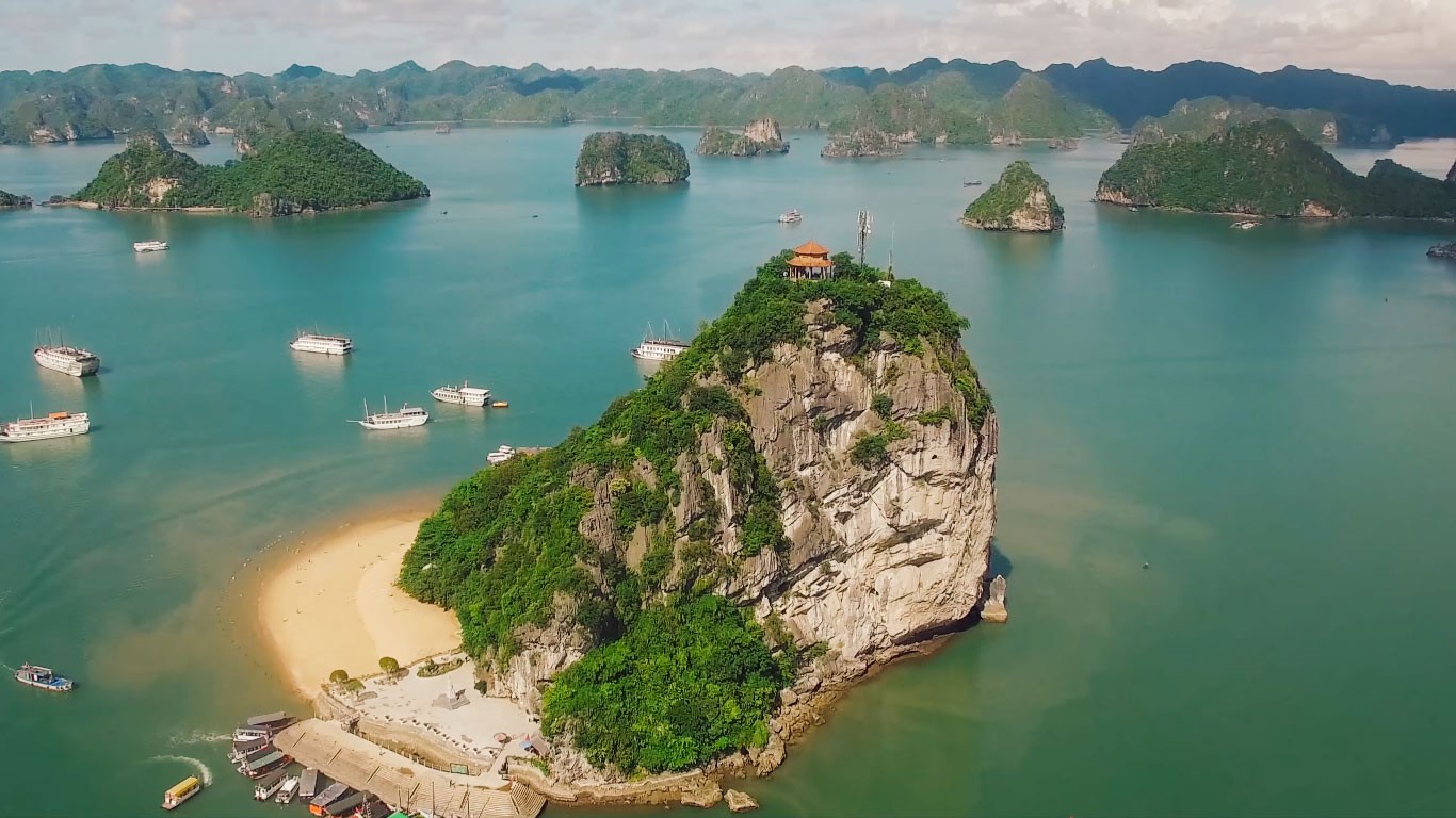 cruise 2 days 1 night halong bay boat trip halong bay halong bay titov island