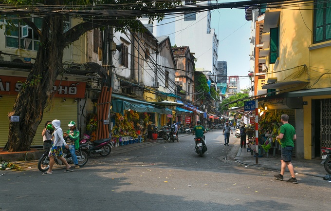 hanoi old quarter past and present cau go now