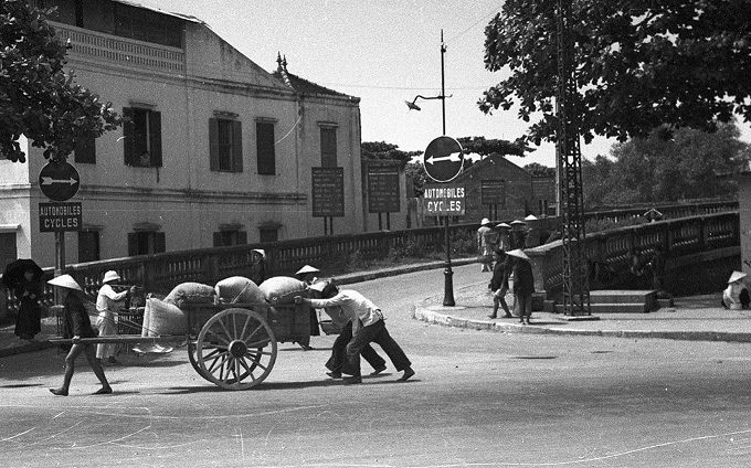 hanoi old quarter past and present long bien bridge