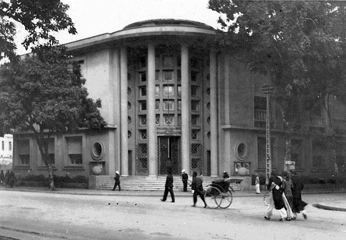 hanoi old quarter past and present post office