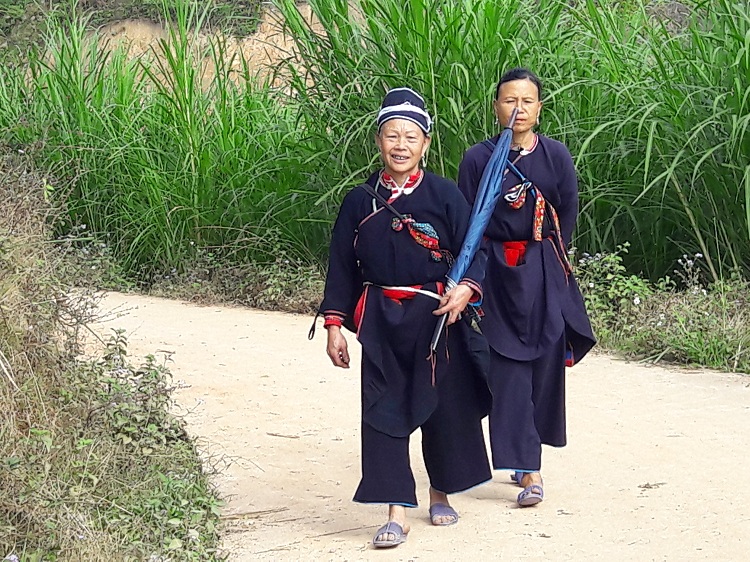 hoang su phi ha giang meeting dao people