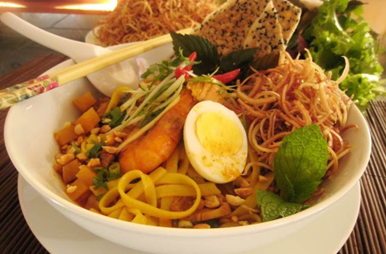 hoi-an-mong-top-25-best-destinations-my-quang-noodle