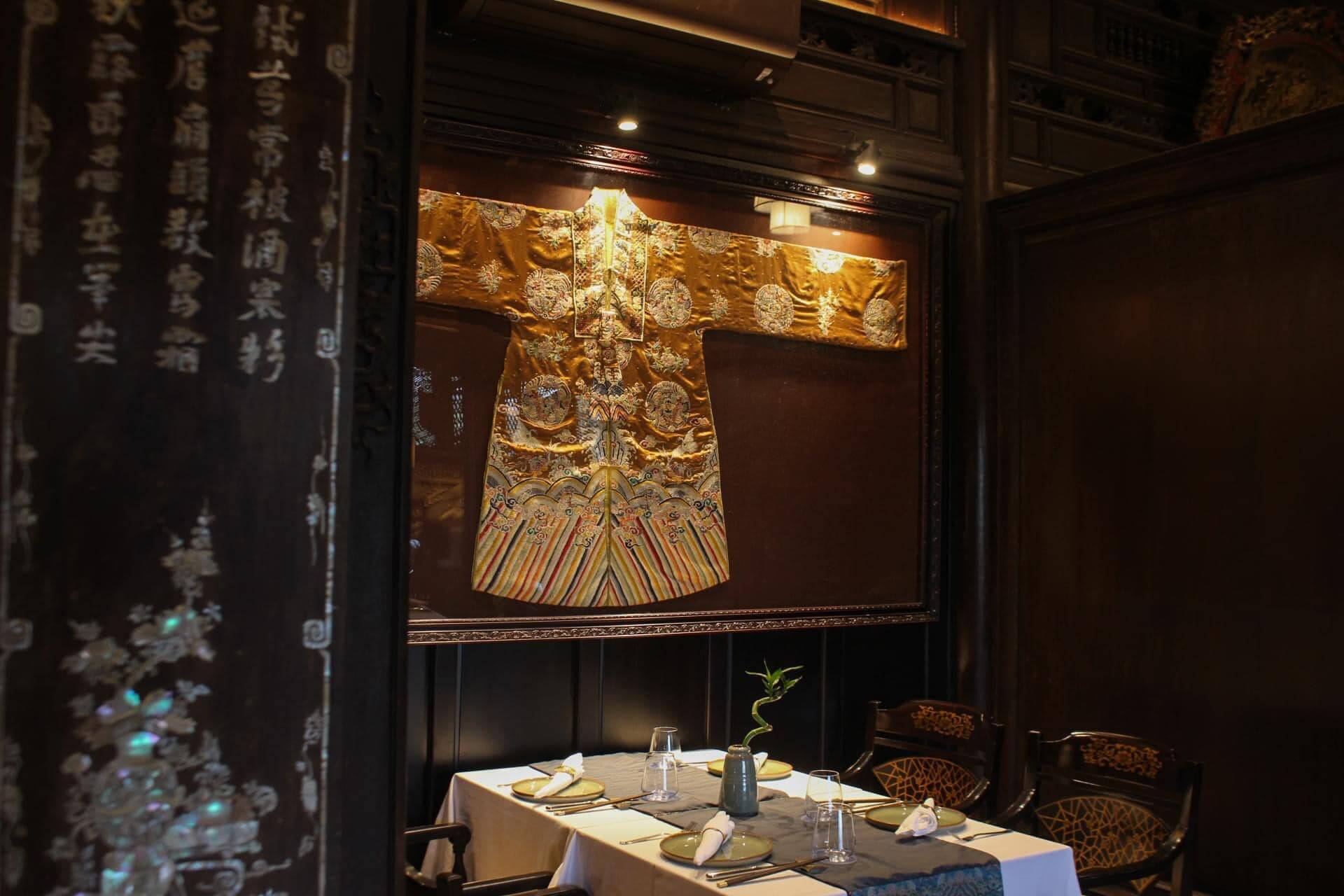 Enjoy elegant moments and scrumptious menu inspired by imperial feast in a Hue century-old garden house during your honeymoon