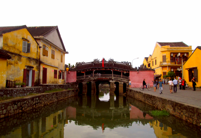 japanese bridge of hoi an heritage