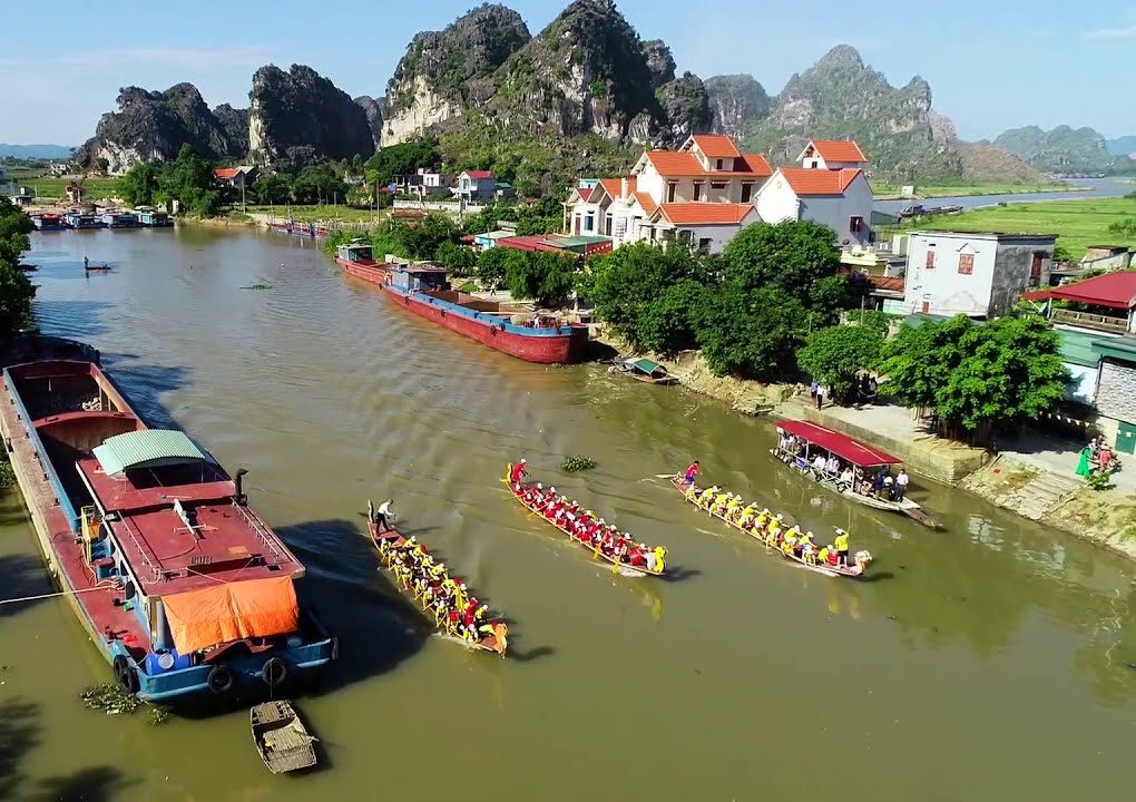 kenh ga floating vilage, ninh binh vietnam, boat tour tam coc, what to do in ninh binh, things to do in ninh binh, atrractions in ninh binh