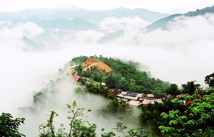 khau-vai-love-market-in-meo-vac-ha-giang-majestic-mountain-view