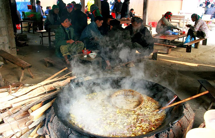 khau-vai-love-market-in-meo-vac-ha-giang-northern-food