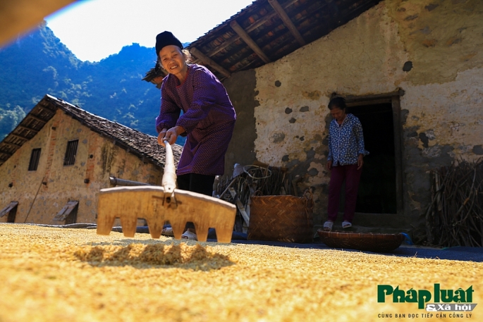 khuoi ky village female