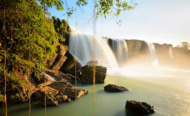 lak lake vietnam dray nur waterfall