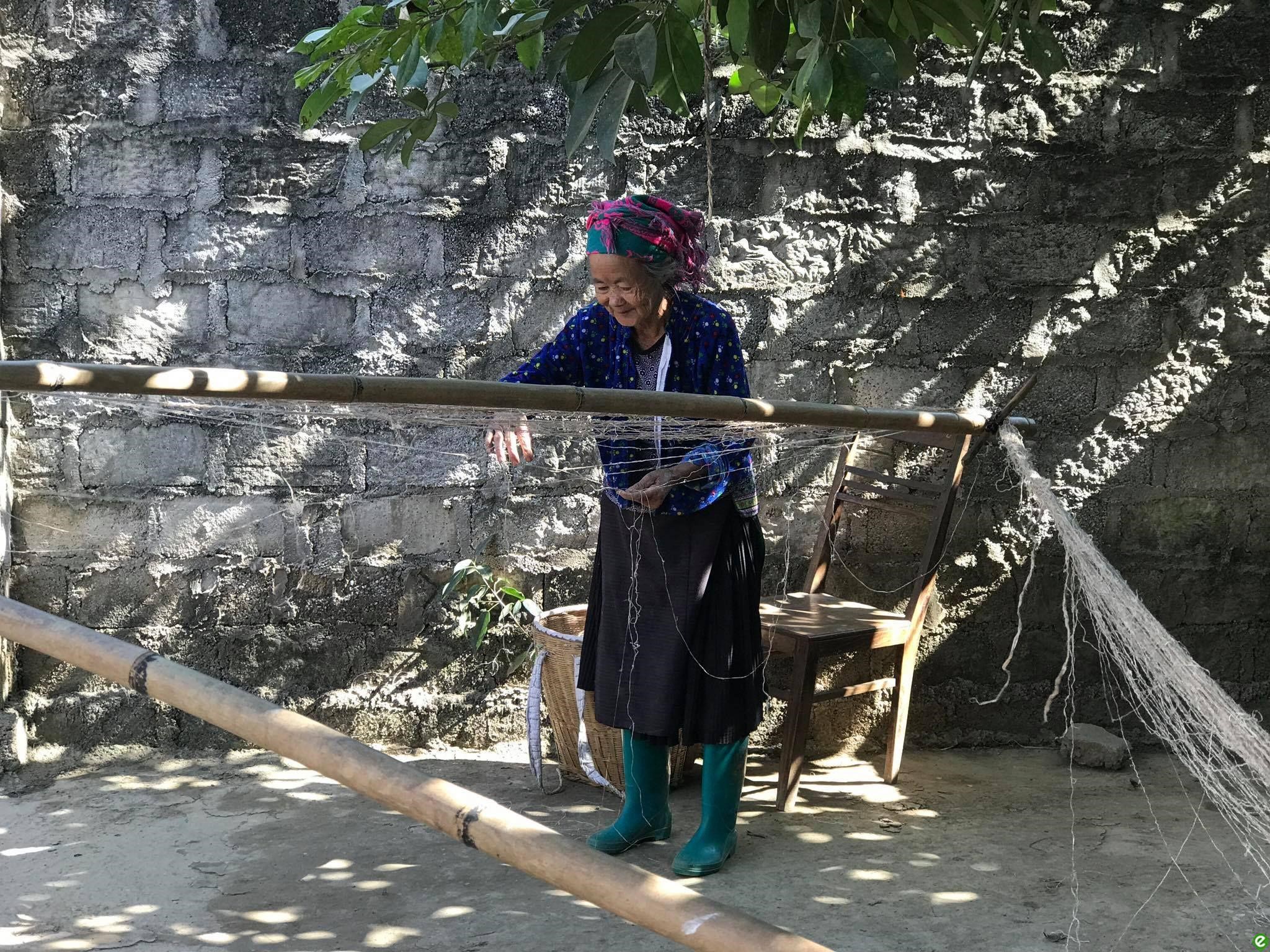 Ha Giang, Lung Tam linen weaving, Lung Tam brocade, Hmong brocade, steps to weave linen, stages to weave line