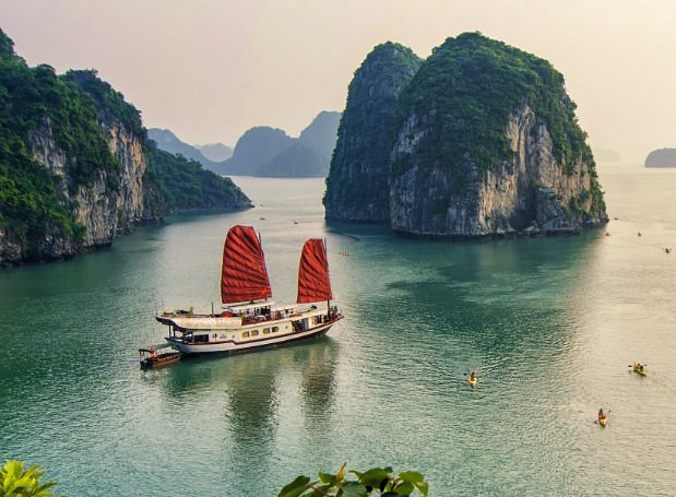 vietnam luxury trip, vietnam personalization trip, vietnam vacation, trip to vietnam, luxury in vietnam, halong junk boat