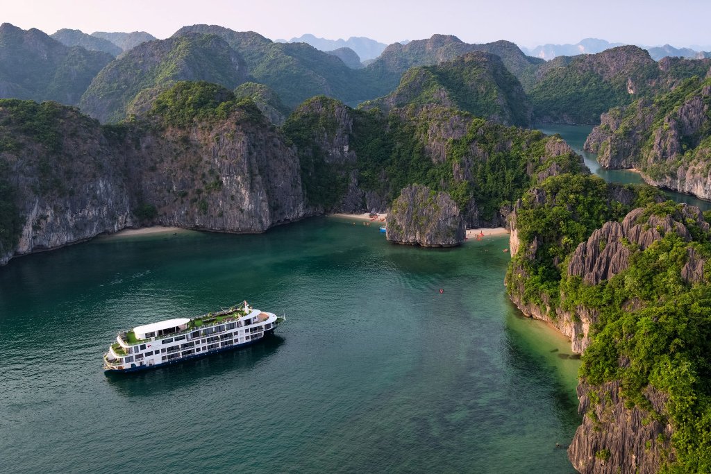 lan ha bay cruise, lan ha bay cruise, halong bay cruise, how to choose ha long bay cruise, lan ha bay 5 star cruise, lan ha bay cruise 2 days 1 night, lan ha cruise 3 days 2 nights, halong bay cruise 2 days 1 night, halong bay cruise 3 days 2 nights