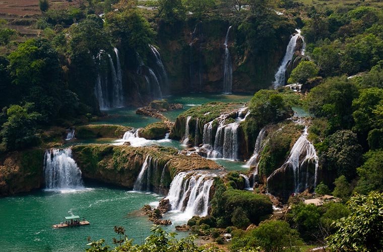 most-gorgoues-waterfall-in-vietnam-ban-gioc-waterfall