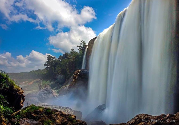 most-gorgoues-waterfall-in-vietnam-bao-dai-waterfall