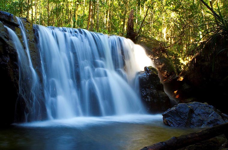 most-gorgoues-waterfall-in-vietnam-thac-tranh-waterfall