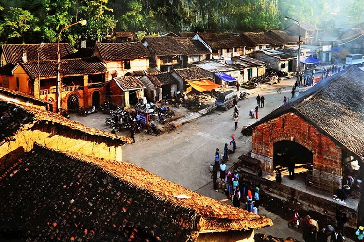 moutain markets Ha Giang Dong Van