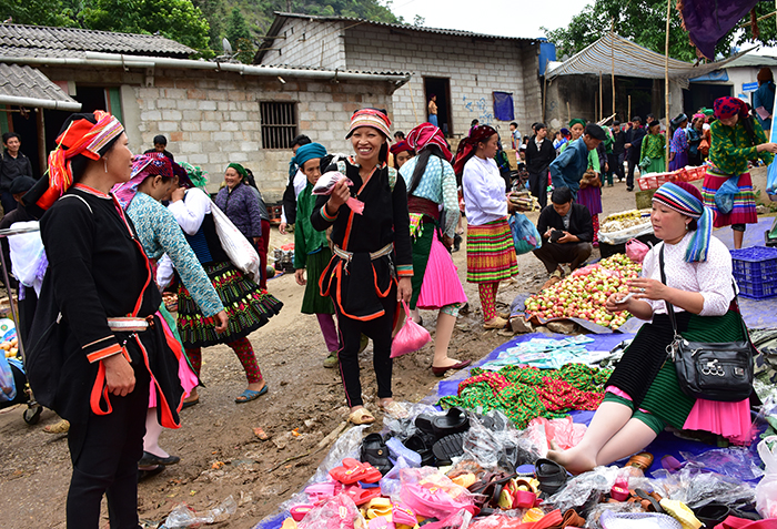 moutain markets Ha Giang Lung Phin