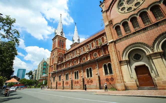 notre-dame-cathedral-saigon 1