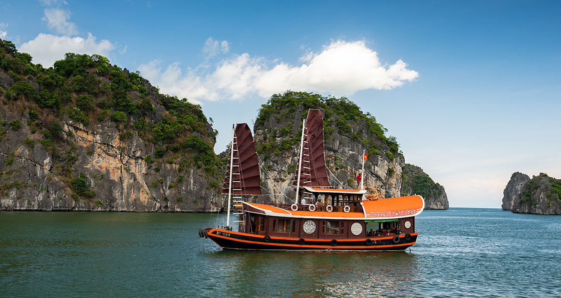 halong bay private cruise, lan ha bay private cruise, halong bay cruise, how to choose ha long bay cruise, halong bay cruise 2 days 1 night, halong bay cruise 3 days 2 nights