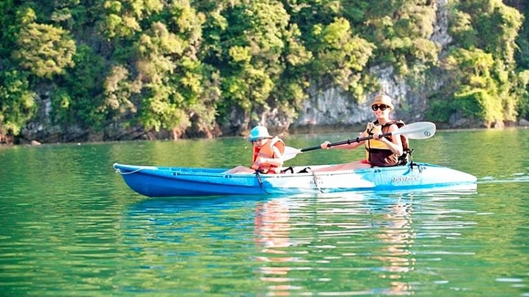 /ong lang beautiful beach phu quoc kayak