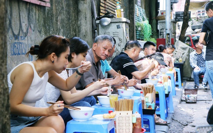 pho bo au trieu, what to eat in hanoi, hanoi cuisine, hanoi delicacies