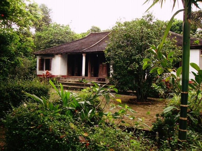 phuoc tich traditional village garden house