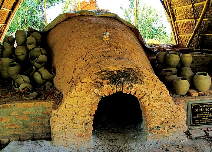 phuoc tich traditional village old kiln