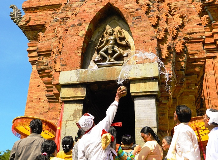 po klong garai cham temple centre of vietnam festival traditional