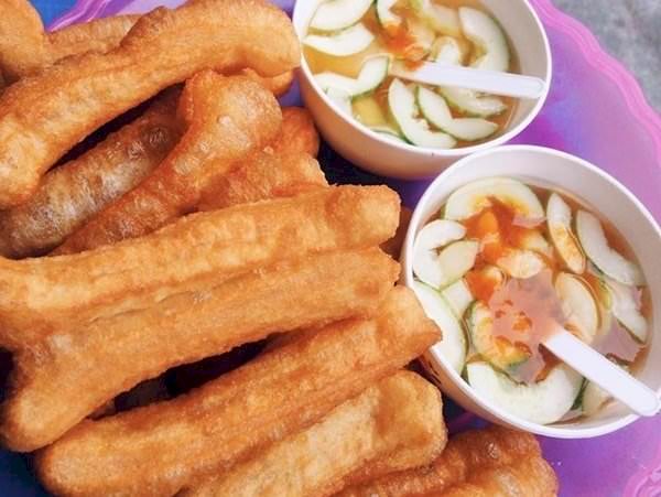 quay nong, vietnamese fried breadsticks, hanoi winter street food, hanoi street food, hanoi cuisine