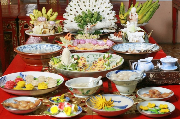 royal meal of hue in vietnamese culinary presentation