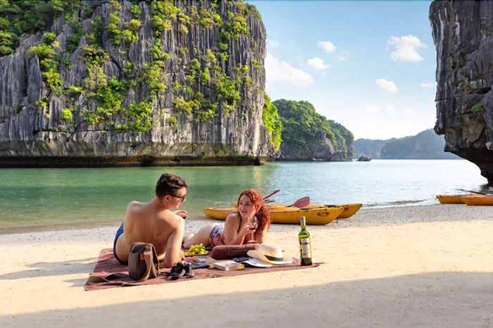 Vietnam travel, vietnam itinerary, seaside stay vietnam, vacation in vietnam, Phu Quoc island, Halong bay, Cat Ba island, Con Dao, Nha Trang, Quy Nhon, Hue, Hoi An, Da nang