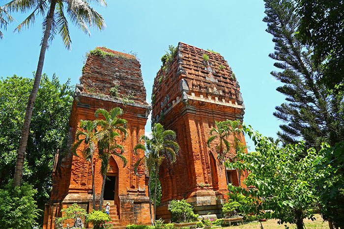 seaside stay quy nhon cham towers