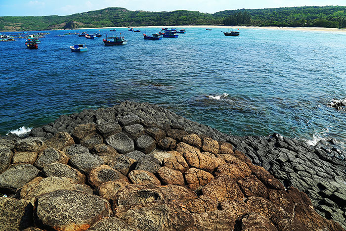 seaside stay quy nhon ghenh da dia