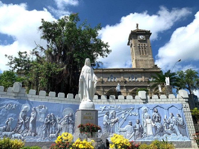 Nha Trang stone cathedral, French architecture, Nui church