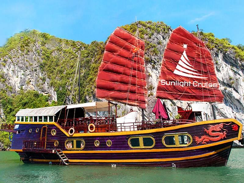 halong bay, halong boat trip, halong bay cruise, halong bay sea trip, what to do halong