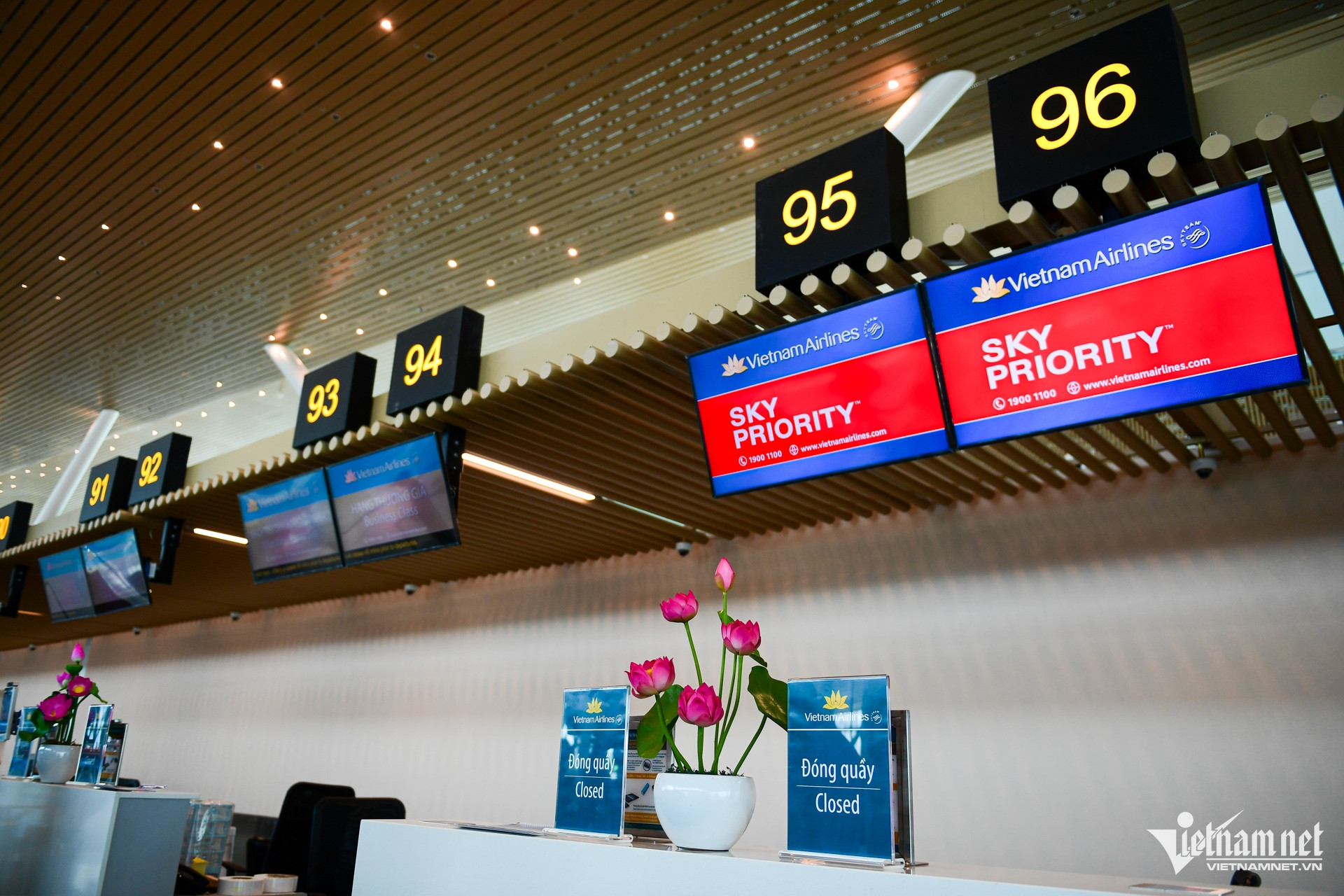Terminal T3 has 90 check-in counters, 20 automated baggage drop-off counters and 42 check-in kiosks