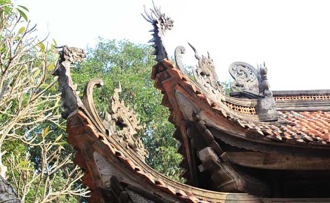 tay phuong pagoda around hanoi sculpture on the roof