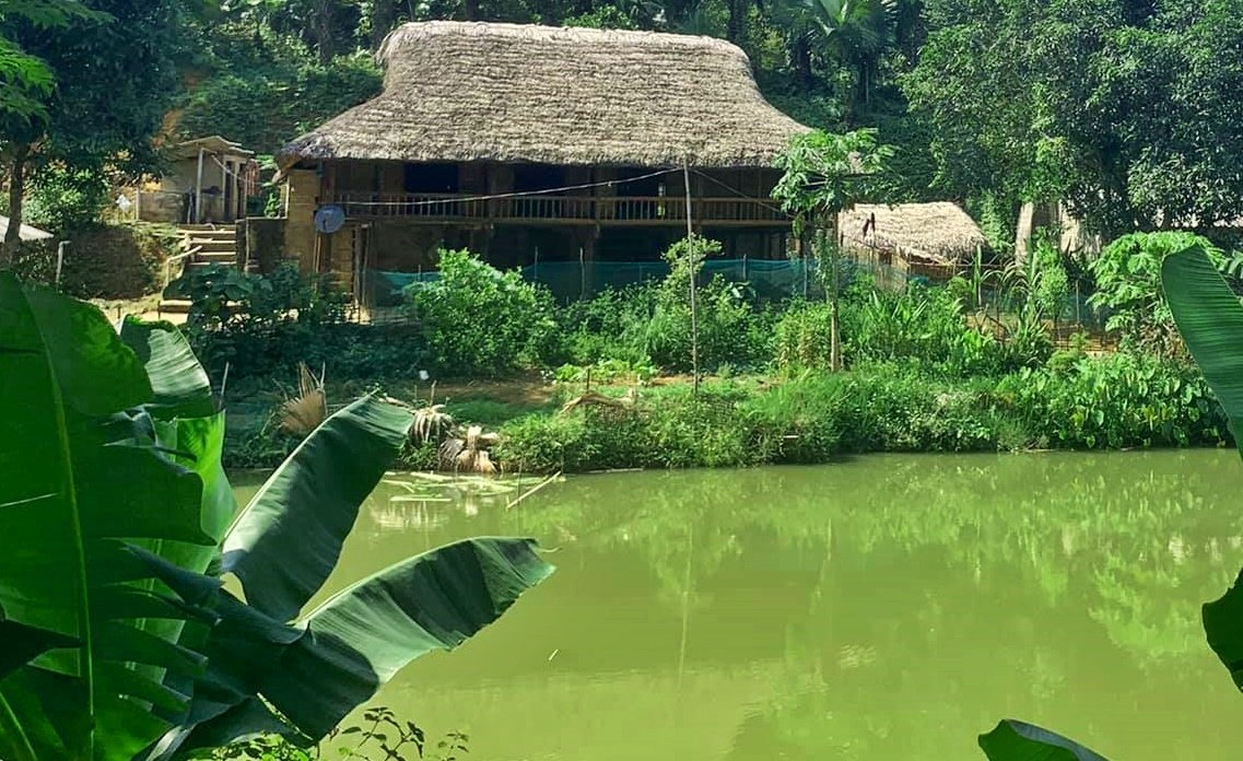 tay people stilt house