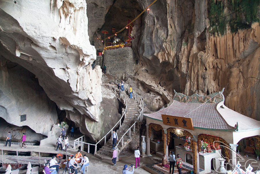 Thac Bo Cave, Thung Nai, Hoa Binh