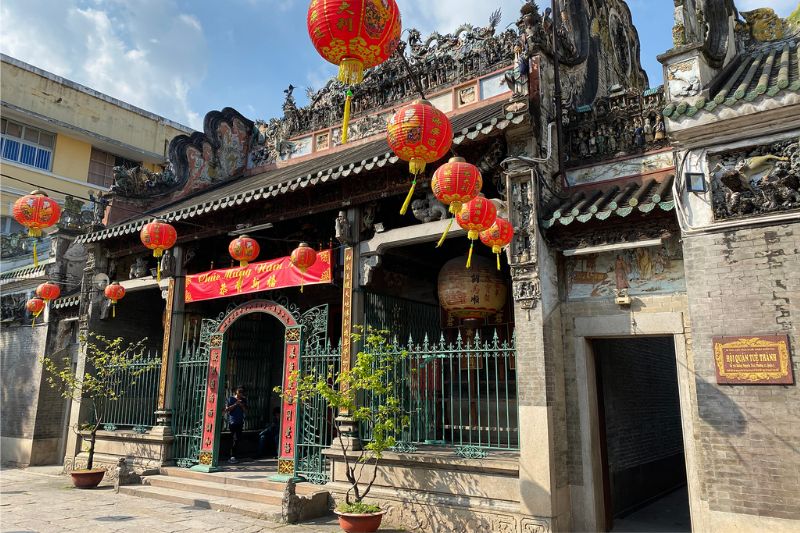 Thien Hau Pagoda, a must-visit site in Saigon's Chinatown. Photo: Dan Tri